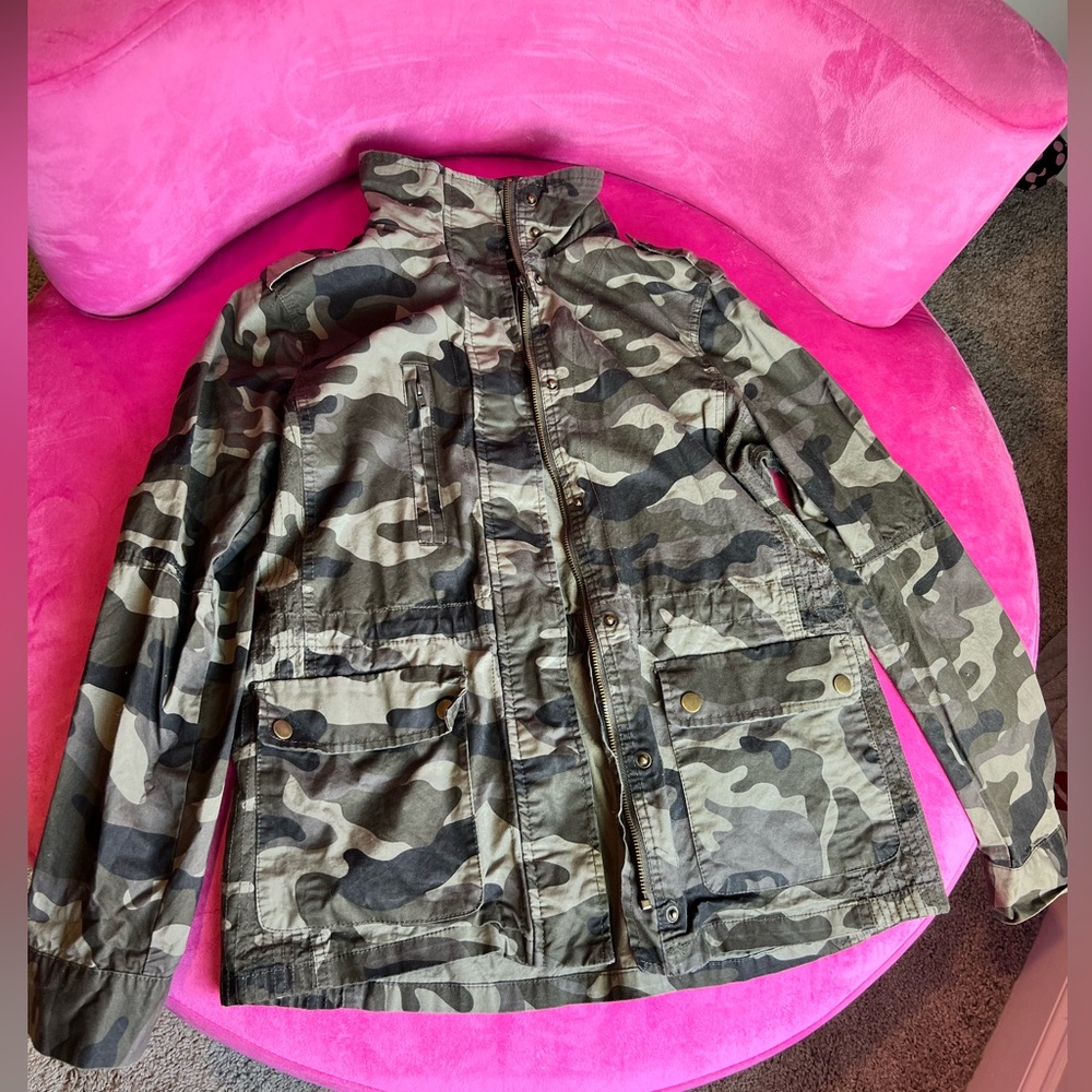 Love Tree army jacket Size Large